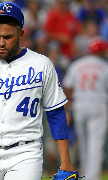 Royals squander late lead, fall 5-1 to Reds in extras